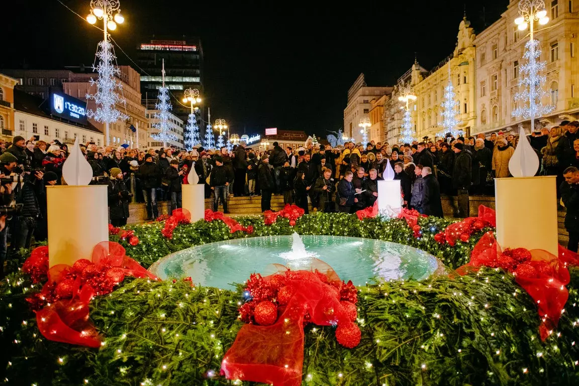 Advent in Zagreb - mercados de natal
